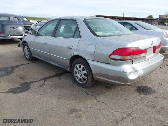 2002 Honda Accord Sdn SE with VIN 1HGCG66872A137251, listed as a IAAI auction lot 41600187 with 245,474 mi miles. Bid and sale history available at carsss.com. Image 3.