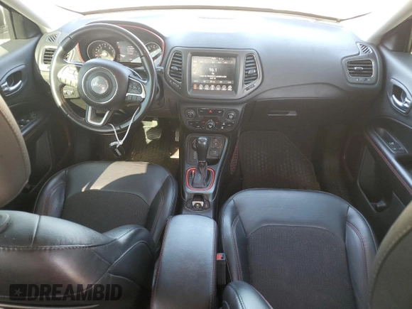 2020 Jeep Compass Trailhawk z VIN 3C4NJDDB4LT184212, wystawiony jako Copart lot #53054375 z przebiegiem 73 963 mil mil oraz Szkoda całkowita • Salvage title. Historia ofert i sprzedaży dostępna na DreamBid. Obrazek 8.