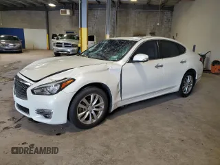 2018 Infiniti Q70 Luxe with VIN JN1BY1AR5JM220106, listed as a Copart auction lot 63456035 with 31,498 mi miles and Salvage title. Bid and sale history available at DreamBid. Image 1.