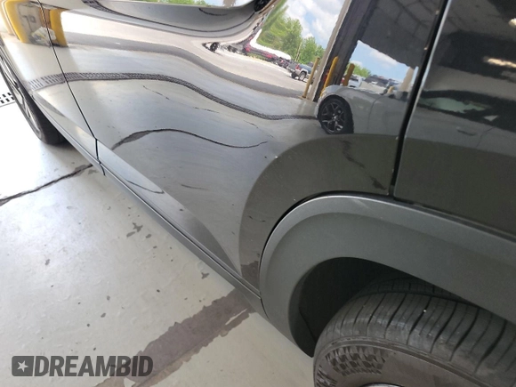 2024 Volkswagen Atlas SE z VIN 1V2HR2CA9RC554298, wystawiony jako IAAI lot #42851017 z przebiegiem 18 815 mil mil oraz . Historia ofert i sprzedaży dostępna na DreamBid. Obrazek 7.