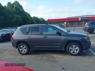 2017 Jeep Compass Sport SE z VIN 1C4NJCBA9HD130745, wystawiony jako IAAI lot #42710204 z przebiegiem 213 410 mil mil oraz . Historia ofert i sprzedaży dostępna na DreamBid. Obrazek 13.