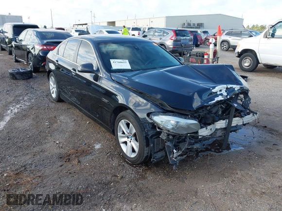 2012 BMW 5 Series 528i with VIN WBAXG5C56CDW92337, listed as a IAAI auction lot 41760655 with 132,272 mi miles. Bid and sale history available at carsss.com. Image 1.