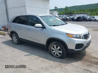 2012 Kia Sorento LX z VIN 5XYKTCA67CG250306, wystawiony jako IAAI lot #42365160 z przebiegiem 120 137 mil mil oraz . Historia ofert i sprzedaży dostępna na DreamBid. Obrazek 1.
