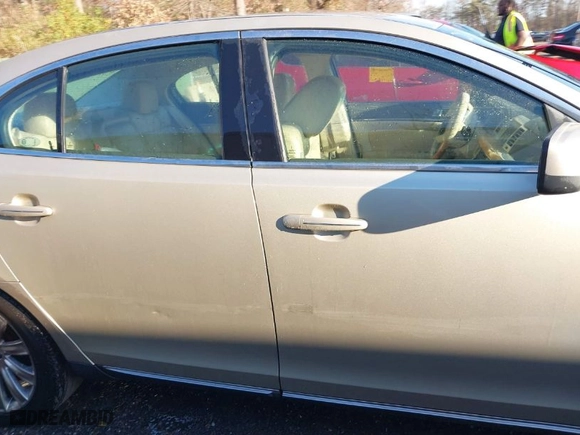 2010 Lincoln MKS with VIN 1LNHL9DR6AG610125, listed as a IAAI auction lot 40764624 with 202759 miles. Bid and sale history available at carsss.com. Image 14.