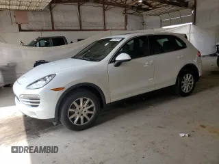 2014 Porsche Cayenne z VIN WP1AA2A29ELA96180, wystawiony jako Copart lot #62715425 z przebiegiem 45 022 mil mil oraz Szkoda całkowita • Salvage title. Historia ofert i sprzedaży dostępna na DreamBid. Obrazek 1.