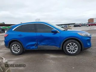 2020 Ford Escape SE with VIN 1FMCU9G62LUB18933, listed as a IAAI auction lot 41564797 with 68,187 mi miles. Bid and sale history available at carsss.com. Image 13.