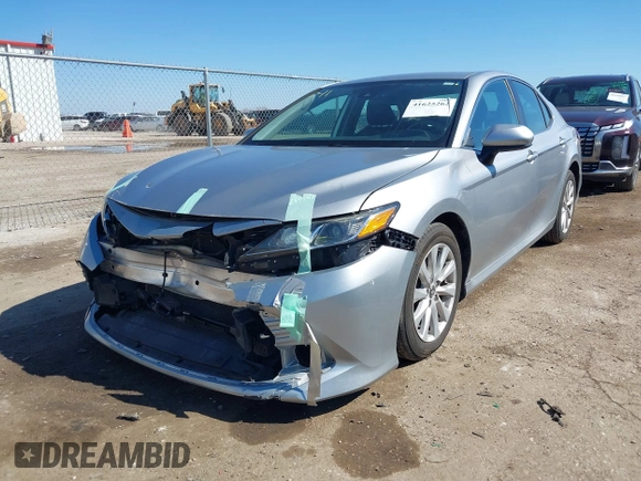 2020 Toyota Camry LE with VIN 4T1C11AK4LU302190, listed as a IAAI auction lot 41625262 with 61,337 mi miles. Bid and sale history available at carsss.com. Image 18.