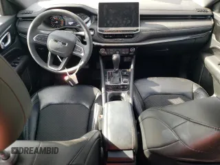 2023 Jeep Compass Altitude z VIN 3C4NJDBN9PT539846, wystawiony jako Copart lot #53848805 z przebiegiem 11 380 mil mil oraz Szkoda całkowita • Salvage title. Historia ofert i sprzedaży dostępna na DreamBid. Obrazek 8.
