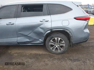 2022 Toyota Highlander XLE with VIN 5TDHZRBH6NS193727, listed as a IAAI auction lot 41841889 with 60,830 mi miles and . Bid and sale history available at DreamBid. Image 20.