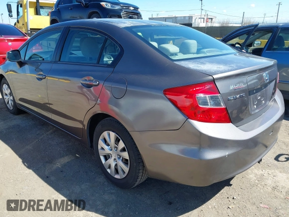2012 Honda Civic LX z VIN 2HGFB2F58CH587746, wystawiony jako IAAI lot #41892347 z przebiegiem 138 232 mil mil oraz . Historia ofert i sprzedaży dostępna na DreamBid. Obrazek 3.