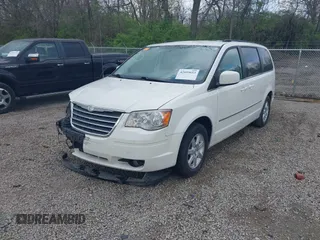 2010 Chrysler Town & Country Touring with VIN 2A4RR5D19AR432617, listed as a IAAI auction lot 42059653 with 189,582 mi miles. Bid and sale history available at carsss.com. Image 2.