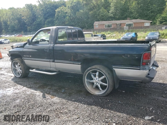 1994 Dodge 1500 z VIN 3B7HC16Y5RM530651, wystawiony jako Copart lot #74453654 z przebiegiem 83 562 mil mil oraz Szkoda całkowita • Salvage title. Historia ofert i sprzedaży dostępna na DreamBid. Obrazek 2.