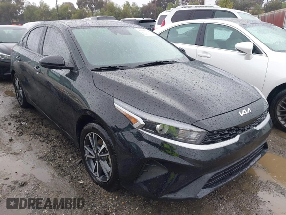 2023 Kia Forte LXS with VIN 3KPF24AD1PE552525, listed as a IAAI auction lot 41569579 with 88,901 mi miles. Bid and sale history available at carsss.com. Image 1.