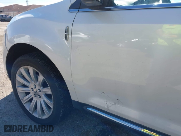 2012 Lincoln MKX with VIN 2LMDJ8JK9CBL16738, listed as a IAAI auction lot 42253064 with 147,719 mi miles and . Bid and sale history available at DreamBid. Image 18.