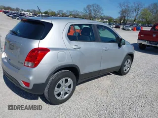 2017 Chevrolet Trax LS with VIN 3GNCJKSBXHL232986, listed as a IAAI auction lot 41986918 with 121,094 mi miles. Bid and sale history available at carsss.com. Image 4.