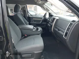 2017 Ram 1500 SLT z VIN 1C6RR7GG7HS704583, wystawiony jako IAAI lot #41080645 z przebiegiem 100 965 mil mil oraz . Historia ofert i sprzedaży dostępna na DreamBid. Obrazek 5.