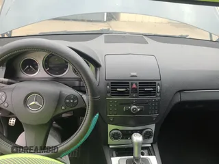2008 Mercedes-Benz C 300 Sport z VIN WDDGF54X58F065135, wystawiony jako Copart lot #58745715 z przebiegiem 194 540 mil mil oraz Czysty tytuł • Clean title. Historia ofert i sprzedaży dostępna na DreamBid. Obrazek 9.