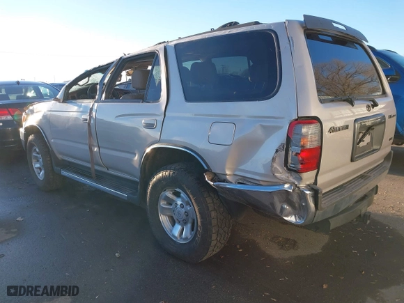 2000 Toyota 4Runner SR5 with VIN JT3HN86R1Y0313227, listed as a IAAI auction lot 41271217 with 236,293 mi miles. Bid and sale history available at carsss.com. Image 3.