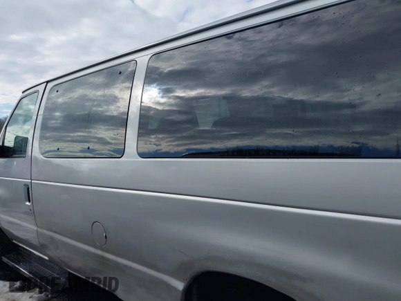 2006 Ford Econoline Passenger XL with VIN 1FBSS31L96DA85262, listed as a IAAI auction lot 41283793 with 325,912 mi miles and . Bid and sale history available at DreamBid. Image 14.