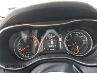 2019 Jeep Cherokee Latitude Plus с VIN 1C4PJLLB6KD381875, выставлен на аукционе Copart как лот 59106405 с пробегом 108 908 миль миль и Списание • Salvage title. История ставок и продаж доступна на DreamBid. Изображение 9.