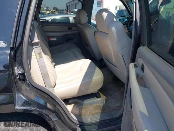 2002 GMC Yukon SLT with VIN 1GKEC13T92R162978, listed as a IAAI auction lot 41851599 with 213,789 mi miles. Bid and sale history available at carsss.com. Image 8.