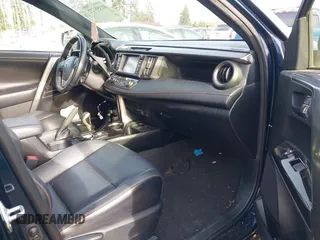 2017 Toyota RAV4 SE z VIN JTMJFREV7HJ709543, wystawiony jako IAAI lot #41355727 z przebiegiem 54 585 mil mil oraz . Historia ofert i sprzedaży dostępna na DreamBid. Obrazek 5.