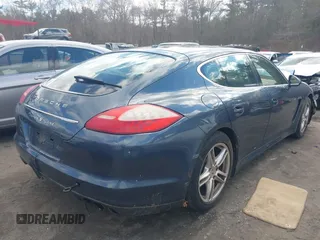 2012 Porsche Panamera S Hybrid z VIN WP0AD2A73CL045338, wystawiony jako IAAI lot #42038242 z przebiegiem 112 131 mil mil oraz . Historia ofert i sprzedaży dostępna na DreamBid. Obrazek 4.