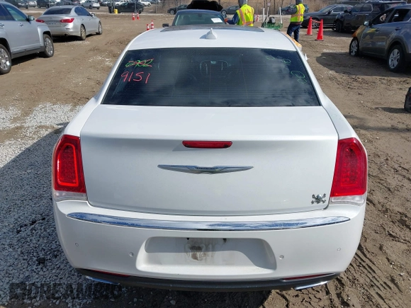 2016 Chrysler 300 with VIN 2C3CCAET1GH165675, listed as a IAAI auction lot 41689151 with 195,094 mi miles. Bid and sale history available at carsss.com. Image 16.