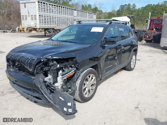 2015 Jeep Cherokee Latitude with VIN 1C4PJLCS4FW631303, listed as a IAAI auction lot 41652246 with NaN miles. Bid and sale history available at carsss.com. Image 6.