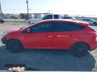 2013 Ford Focus SE with VIN 1FADP3K29DL158649, listed as a IAAI auction lot 42049823 with 172,662 mi miles. Bid and sale history available at carsss.com. Image 15.