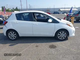 2015 Toyota Yaris L z VIN VNKKTUD36FA054974, wystawiony jako IAAI lot #42542421 z przebiegiem 93 028 mil mil oraz . Historia ofert i sprzedaży dostępna na DreamBid. Obrazek 13.