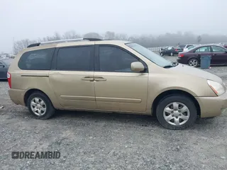 2009 Kia Sedona LX with VIN KNDMB233896309917, listed as a IAAI auction lot 41800176 with 177,329 mi miles. Bid and sale history available at carsss.com. Image 13.