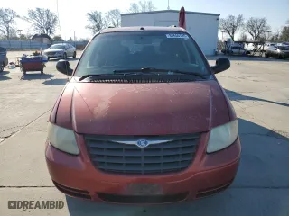 2006 Chrysler Town & Country SWB with VIN 1A4GP45R86B739536, listed as a Copart auction lot 88655735 with 200,007 mi miles and Salvage Title. Bid and sale history available at carsss.com. Image 5.