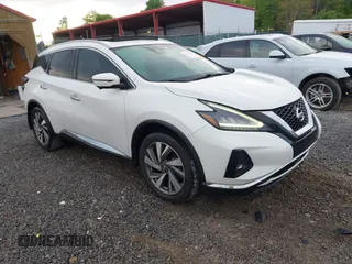 2019 Nissan Murano SL z VIN 5N1AZ2MJ0KN107429, wystawiony jako IAAI lot #42178178 z przebiegiem 81 768 mil mil oraz . Historia ofert i sprzedaży dostępna na DreamBid. Obrazek 1.