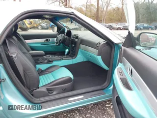 2002 Ford Thunderbird Hardtop Premium with VIN 1FAHP60A12Y105103, listed as a IAAI auction lot 41391107 with 138,953 mi miles and . Bid and sale history available at DreamBid. Image 5.
