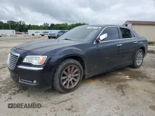 2011 Chrysler 300 C z VIN 2C3CA6CT1BH560759, wystawiony jako Copart lot #60242625 z przebiegiem 107 942 mil mil oraz Szkoda całkowita • Salvage title. Historia ofert i sprzedaży dostępna na DreamBid. Obrazek 1.