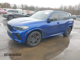 2022 BMW X5 M z VIN 5YMJU0C03N9M51891, wystawiony jako IAAI lot #41737922 z przebiegiem 35 725 mil mil oraz . Historia ofert i sprzedaży dostępna na DreamBid. Obrazek 2.