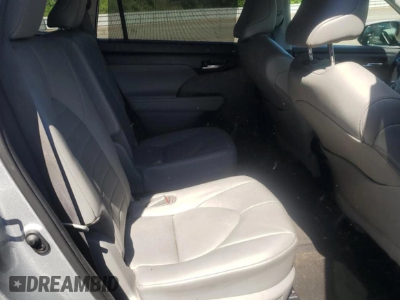 2021 Toyota Highlander XLE with VIN 5TDGZRBH3MS074401, listed as a Copart auction lot 54539505 with 49,325 mi miles and Salvage title. Bid and sale history available at DreamBid. Image 11.