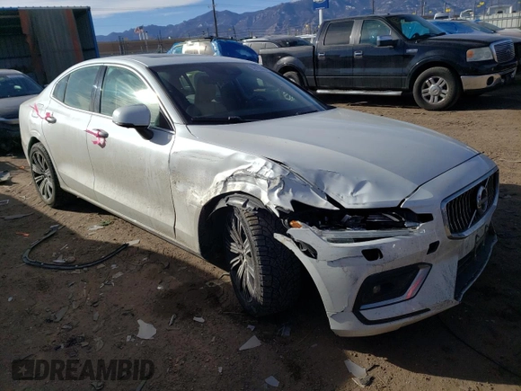 2019 Volvo S60 Inscription with VIN 7JRA22TL6KG012634, listed as a Copart auction lot 39152904 with 46,300 mi miles. Bid and sale history available at carsss.com. Image 4.