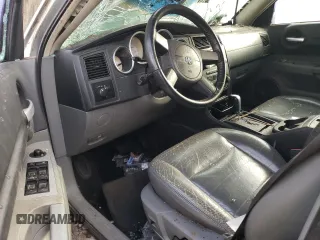 2005 Dodge Magnum SE z VIN 2D4FV48V75H154553, wystawiony jako Copart lot #71887724 z przebiegiem Nie podano mil oraz Szkoda całkowita • Salvage title. Historia ofert i sprzedaży dostępna na DreamBid. Obrazek 8.