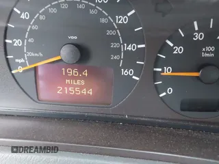 2001 Mercedes-Benz CLK 320 z VIN WDBLK65G81T083711, wystawiony jako IAAI lot #41197334 z przebiegiem 215 544 mil mil oraz . Historia ofert i sprzedaży dostępna na DreamBid. Obrazek 15.