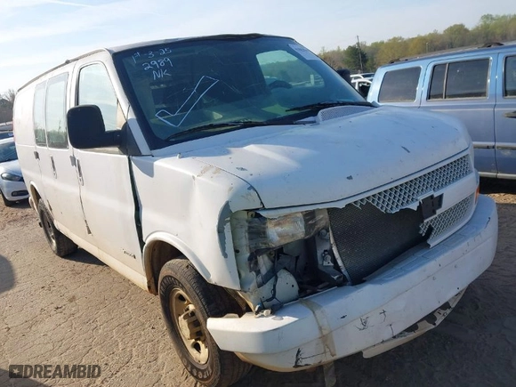 2006 Chevrolet Express Cargo Van with VIN 1GCGG25V661139028, listed as a IAAI auction lot 41882989 with 266,745 mi miles. Bid and sale history available at carsss.com. Image 1.