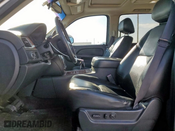 2013 Chevrolet Avalanche LTZ with VIN 3GNMCGE03DG132995, listed as a Copart auction lot 49694705 with 174,506 mi miles and Salvage title. Bid and sale history available at DreamBid. Image 7.