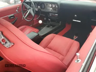 1981 Pontiac Firebird z VIN 1G2AS87A4BN117926, wystawiony jako Copart lot #63220014 z przebiegiem 54 759 mil mil oraz Tytuł czysty. Historia ofert i sprzedaży dostępna na DreamBid. Obrazek 8.