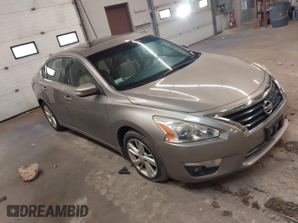2014 Nissan Altima 2.5 with VIN 1N4AL3APXEN255733, listed as a IAAI auction lot 41566176 with 189,993 mi miles. Bid and sale history available at carsss.com. Image 1.