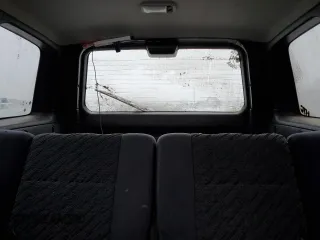 2000 Toyota RAV4 z VIN JT3HP10V9Y7166931, wystawiony jako Copart lot #83844934 z przebiegiem Nie podano mil oraz Czysty tytuł • Clean title. Historia ofert i sprzedaży dostępna na DreamBid. Obrazek 10.