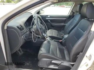 2010 Volkswagen Jetta SE с VIN 3VWRX7AJ8AM126914, выставлен на аукционе Copart как лот 56363645 с пробегом 107 149 миль миль и Списание • Salvage title. История ставок и продаж доступна на DreamBid. Изображение 7.