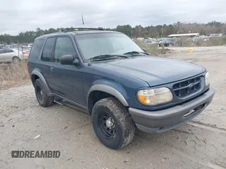2000 Ford Explorer z VIN 1FMYU60X9YUA00408, wystawiony jako IAAI lot #41800261 z przebiegiem 233 278 mil mil oraz . Historia ofert i sprzedaży dostępna na DreamBid. Obrazek 1.