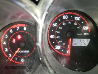 2006 Toyota Matrix STD z VIN 2T1LR30E96C562445, wystawiony jako Copart lot #87267984 z przebiegiem 131 416 mil mil oraz Szkody całkowita. Historia ofert i sprzedaży dostępna na DreamBid. Obrazek 9.