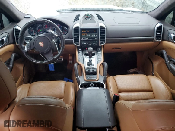 2014 Porsche Cayenne Turbo z VIN WP1AC2A24ELA87297, wystawiony jako Copart lot #80336514 z przebiegiem 86 752 mil mil oraz Szkoda całkowita • Salvage title. Historia ofert i sprzedaży dostępna na DreamBid. Obrazek 8.